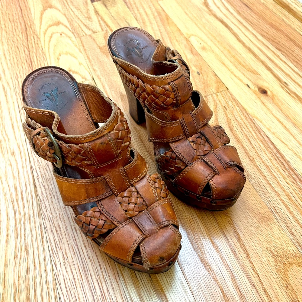 Frye clogs